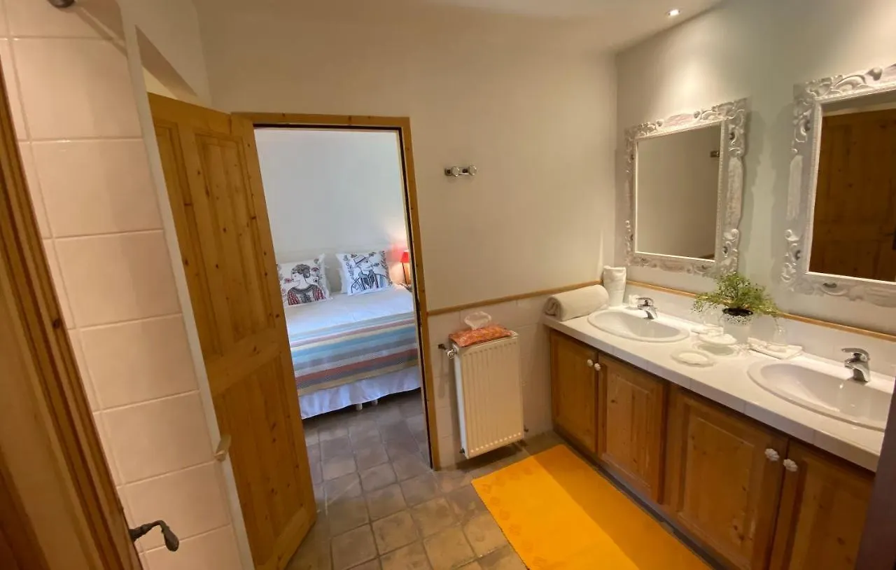 Bed & Breakfast La Ferme De Gigognan Bed and Breakfast Avignon