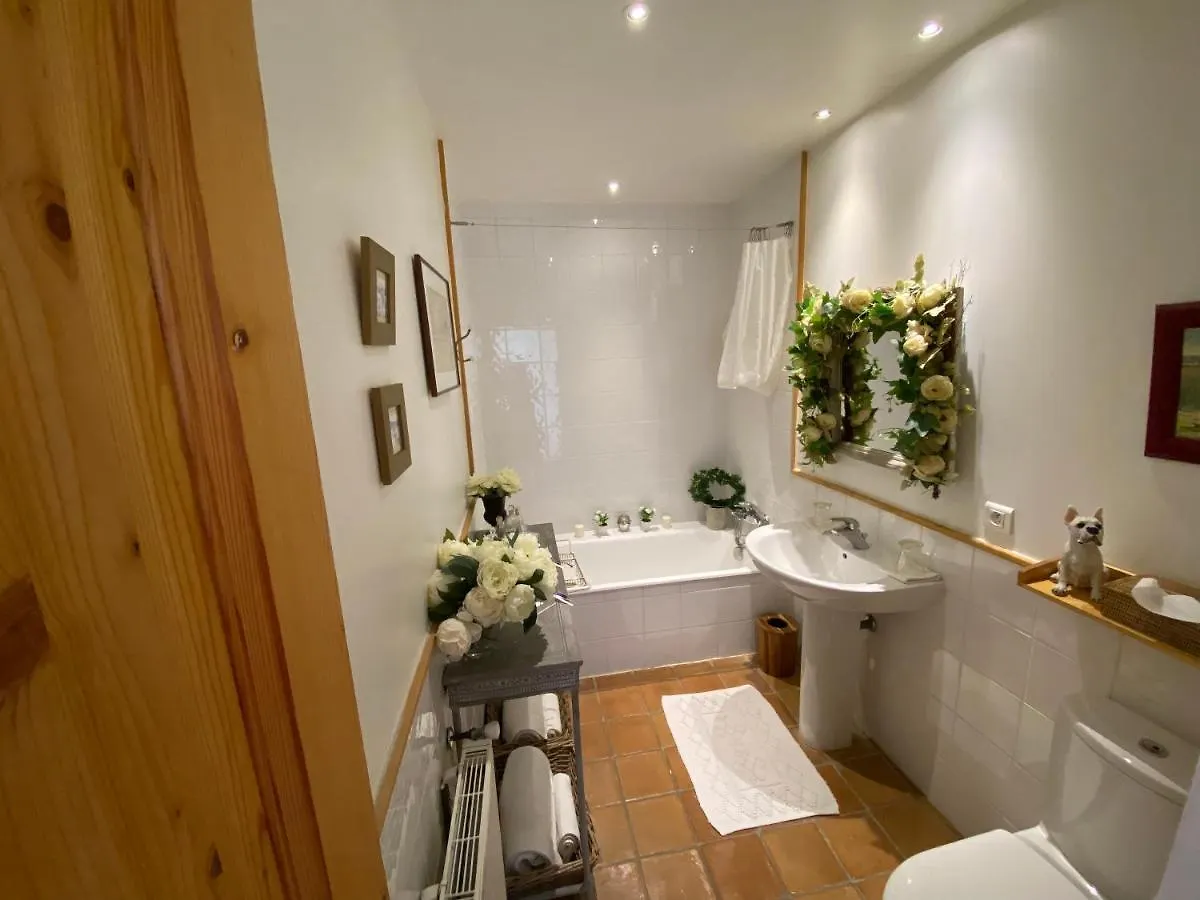 La Ferme De Gigognan Bed and Breakfast Avignon