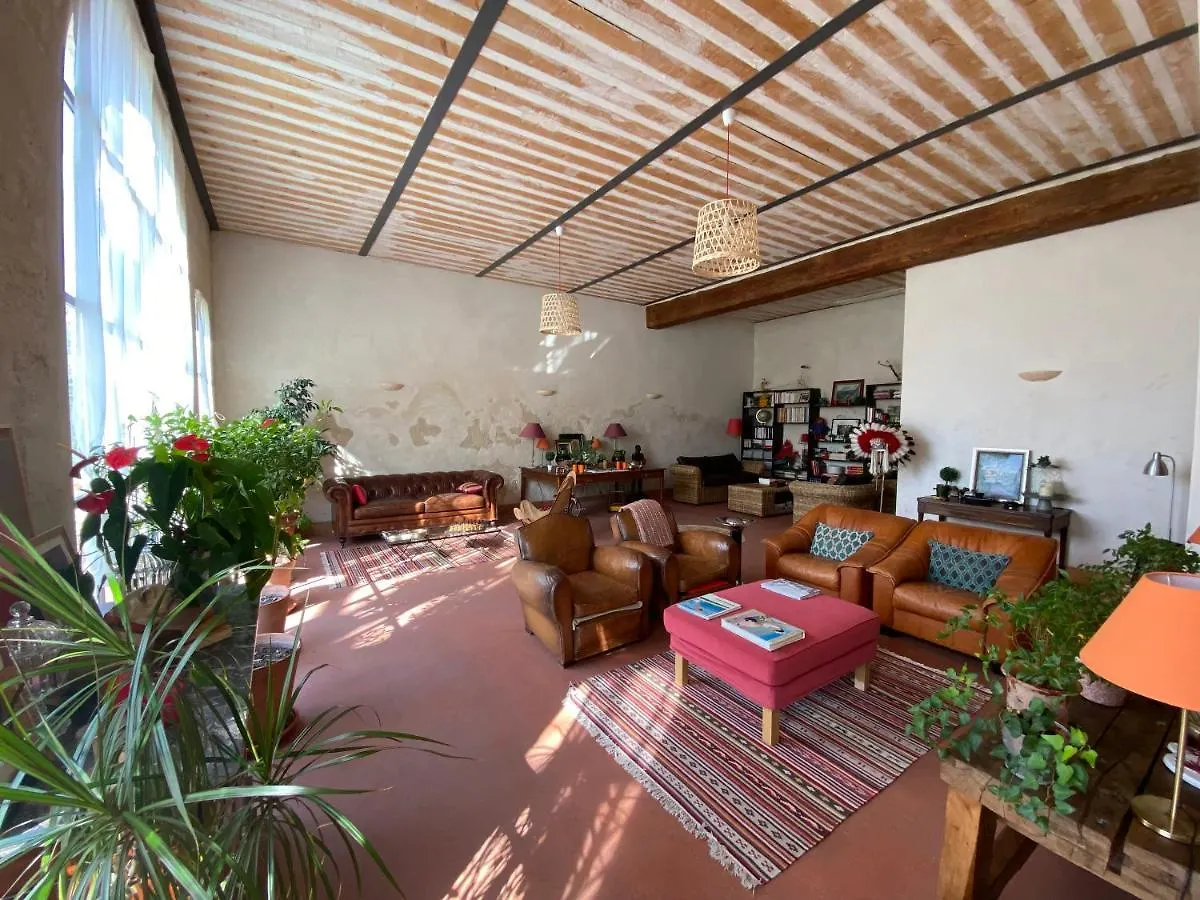 La Ferme De Gigognan Bed and Breakfast Avignon