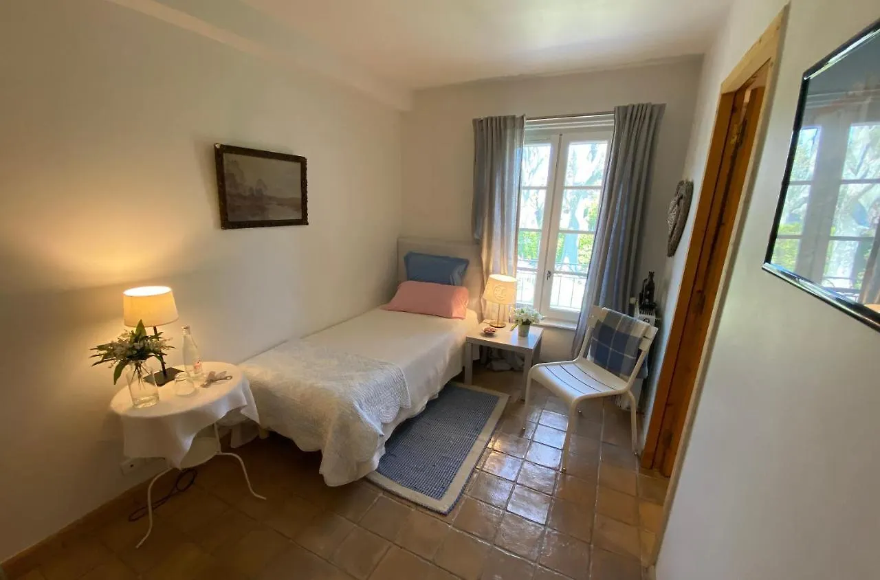 ** Bed & Breakfast La Ferme De Gigognan Bed and Breakfast Avignon Frankrig