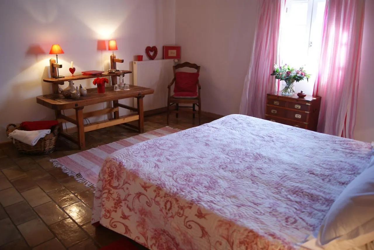 La Ferme De Gigognan Bed and Breakfast Avignon 2*,  Frankrig