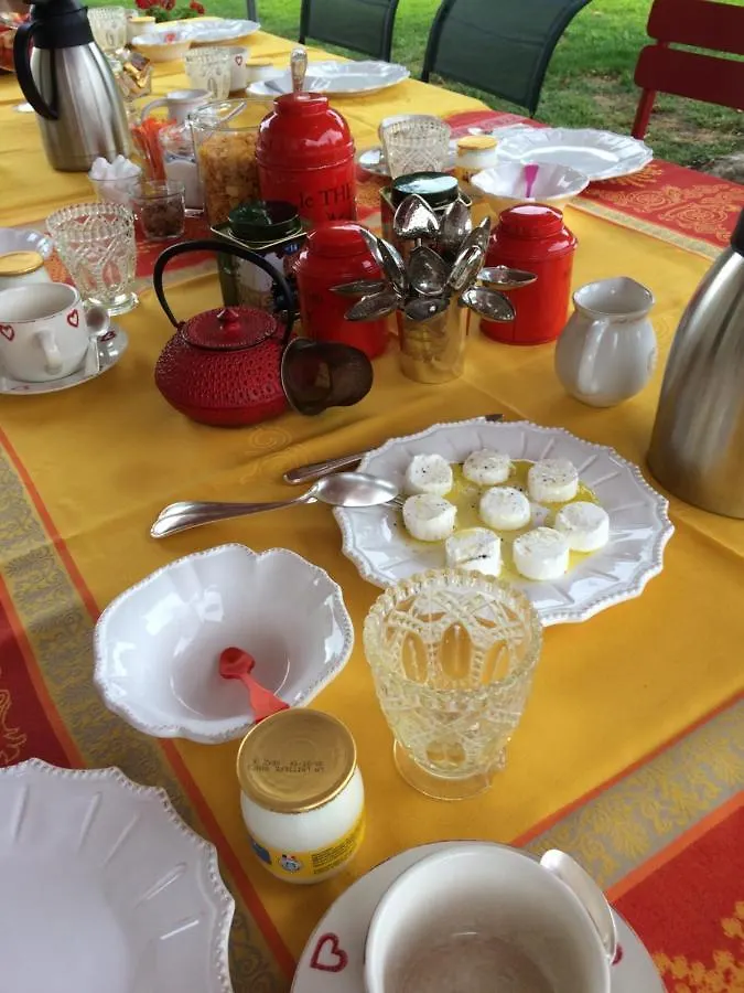 La Ferme De Gigognan Bed and Breakfast Avignon