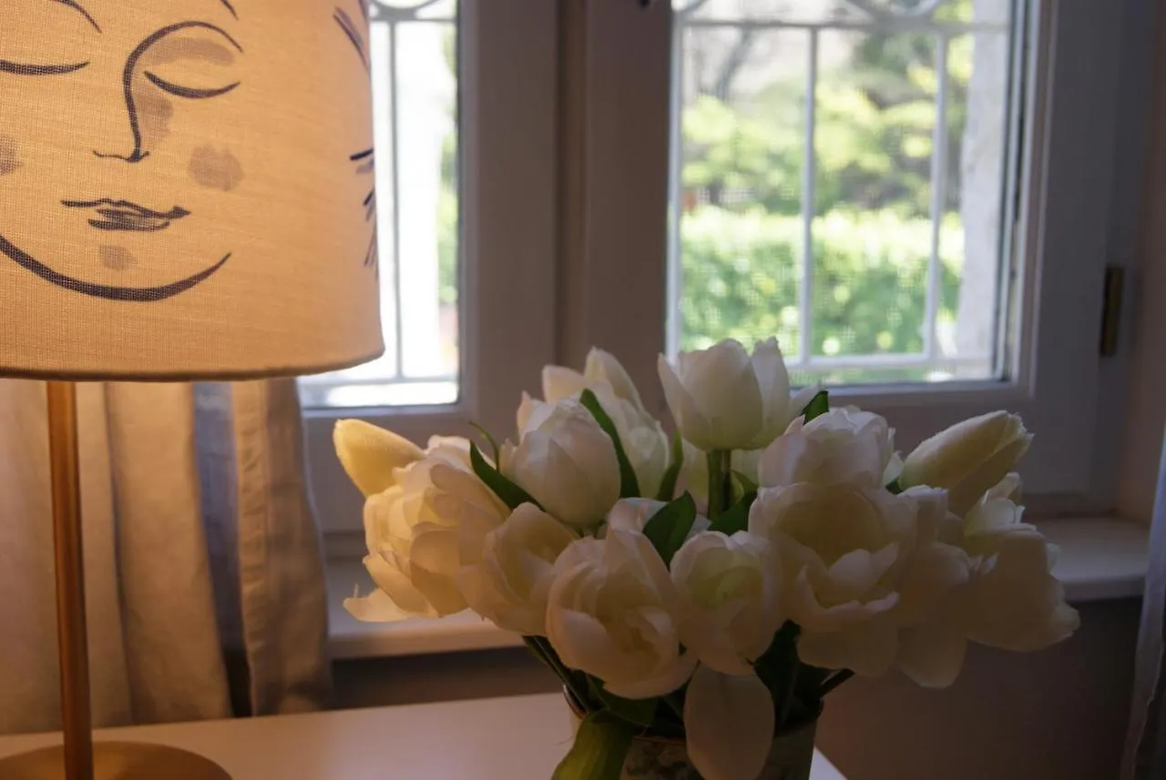 La Ferme De Gigognan Bed and Breakfast Avignon 2*,